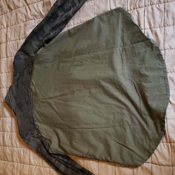 Forever 21 Girls Camo shirt - Picture 7 of 8